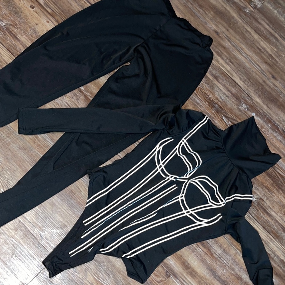 2 piece bodysuit and leggings superrrr stretchy